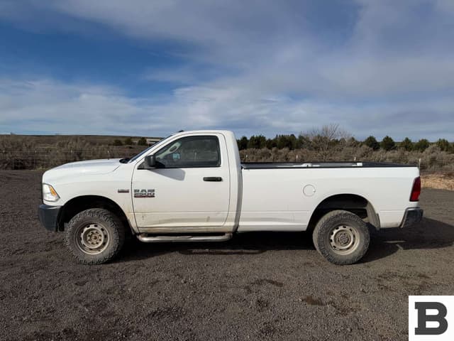 Image of Dodge Ram 2500HD equipment image 2