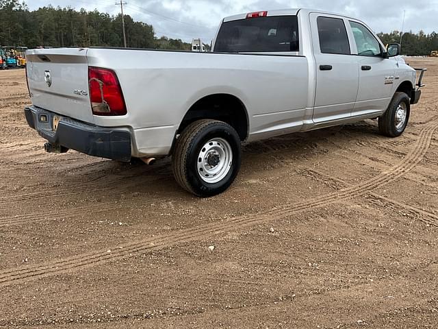 Image of Dodge Ram 2500HD equipment image 4