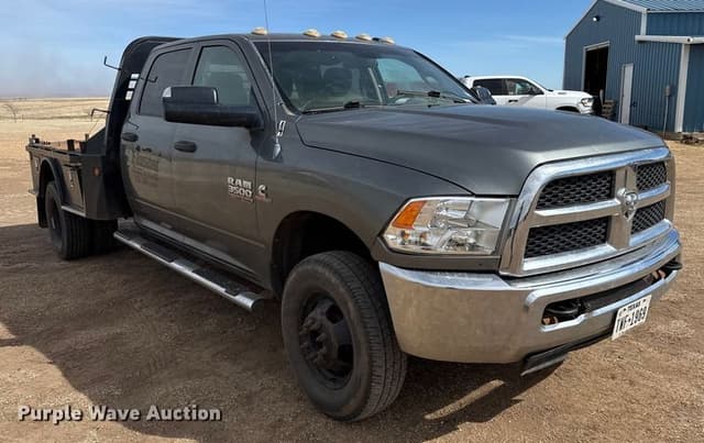 Image of Dodge Ram 3500 equipment image 2