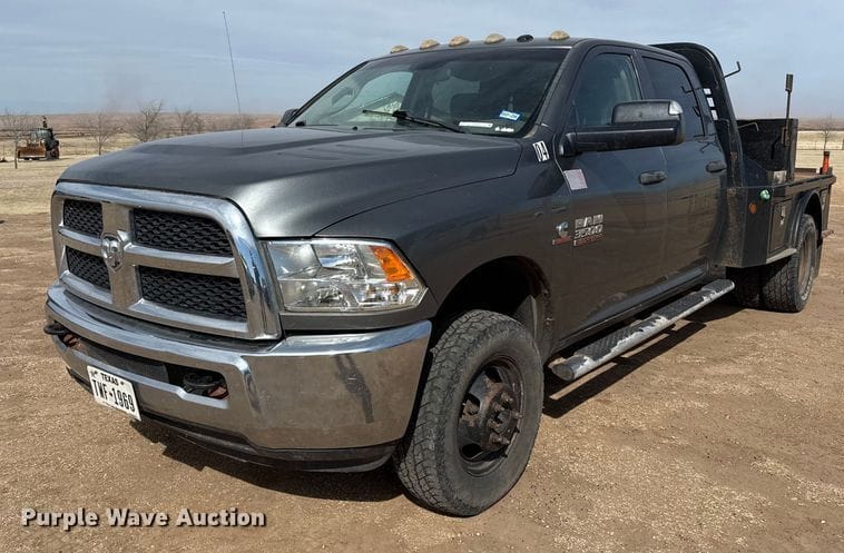 2013 Dodge Ram 3500 Equipment Image0