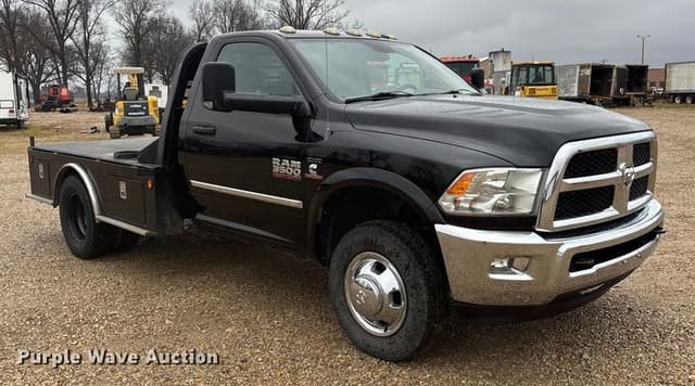 Image of Dodge Ram 3500 equipment image 2