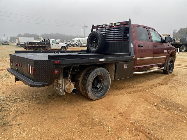 Image of Dodge Ram 3500 equipment image 2