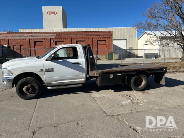Image of Dodge Ram 3500 equipment image 2