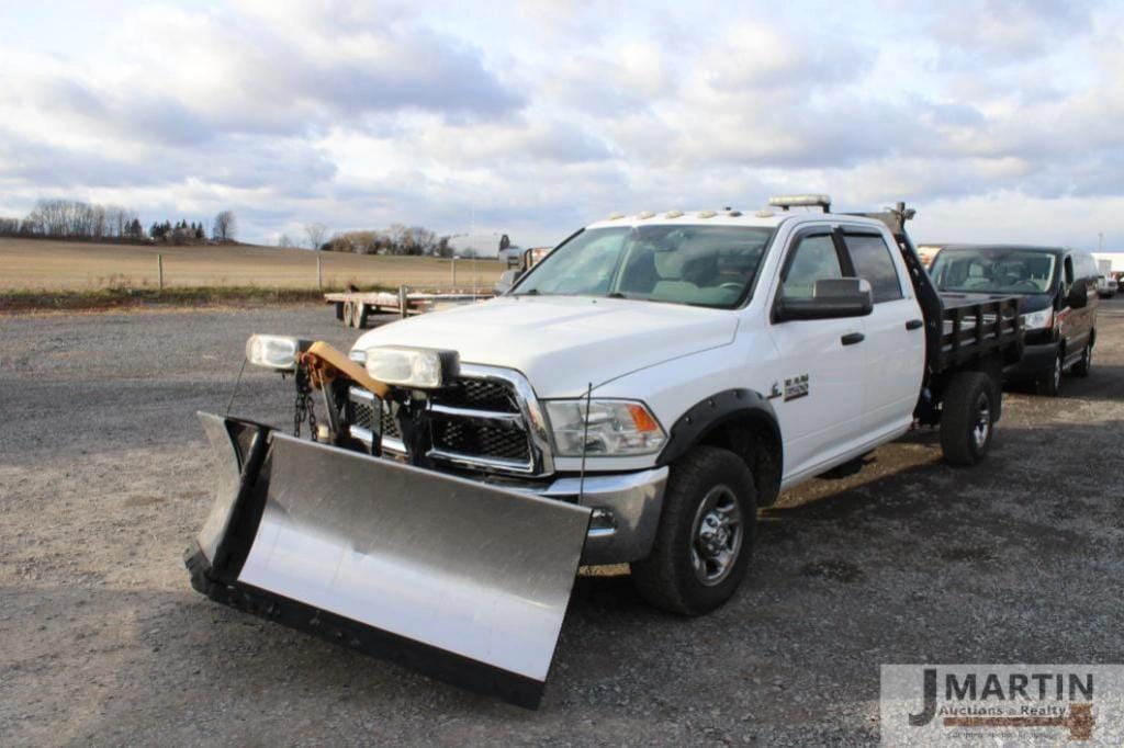2013 Dodge Ram 3500 Equipment Image0