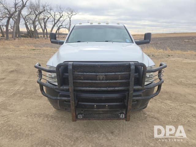Image of Dodge Ram 3500 equipment image 2