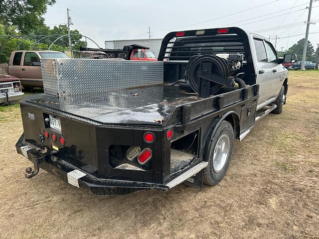 Image of Dodge Ram 3500 equipment image 2
