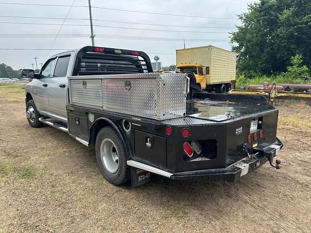 Image of Dodge Ram 3500 equipment image 3