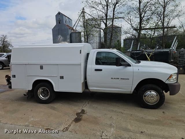 Image of Dodge Ram 3500 equipment image 3