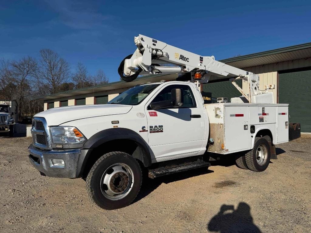 2013 Dodge Ram 5500 Equipment Image0