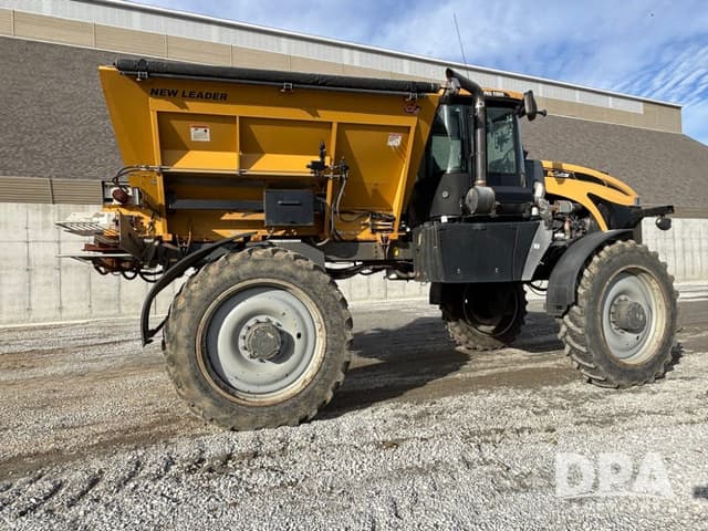 Image of RoGator RG1100 equipment image 3