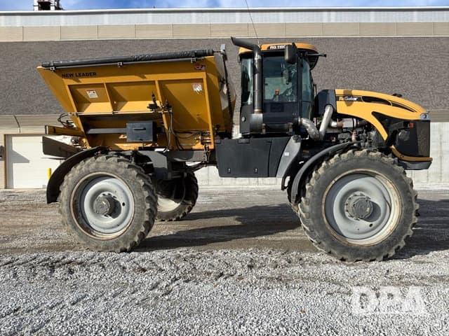 Image of RoGator RG1100 equipment image 2
