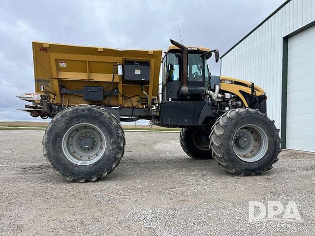 Image of RoGator RG1100 equipment image 3