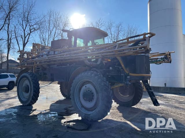 Image of RoGator RG1100 equipment image 4