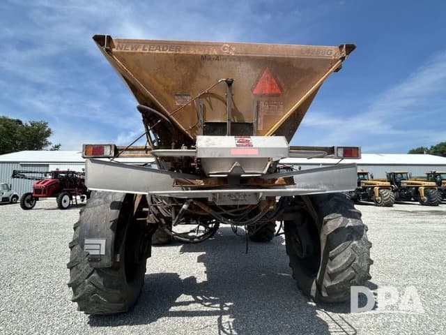 Image of RoGator RG1300 equipment image 3