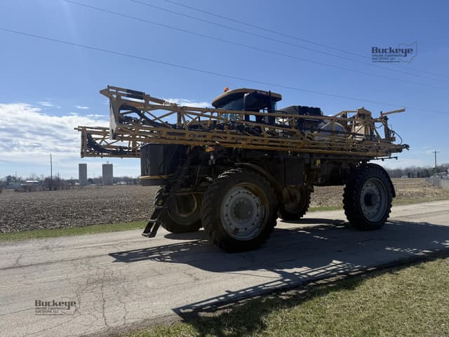 Image of RoGator RG1100 equipment image 1