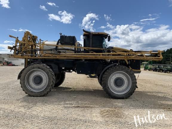 Image of RoGator RG1100 equipment image 4