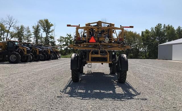 Image of RoGator RG1100 equipment image 3