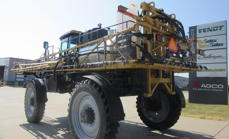 Main image RoGator RG1100 4