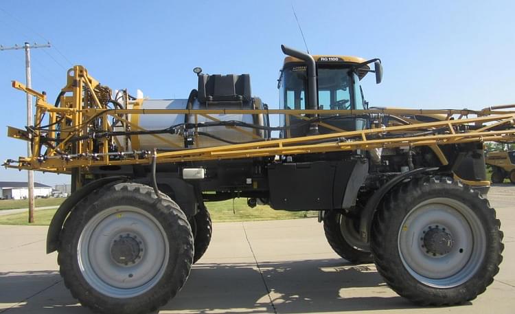 Main image RoGator RG1100 7