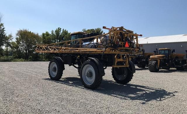 Image of RoGator RG1100 equipment image 2