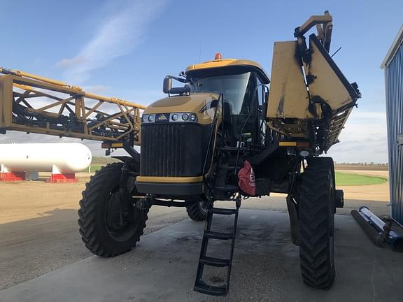 Image of RoGator RG1100 equipment image 2