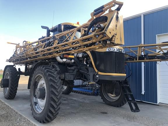 Image of RoGator RG1100 equipment image 4