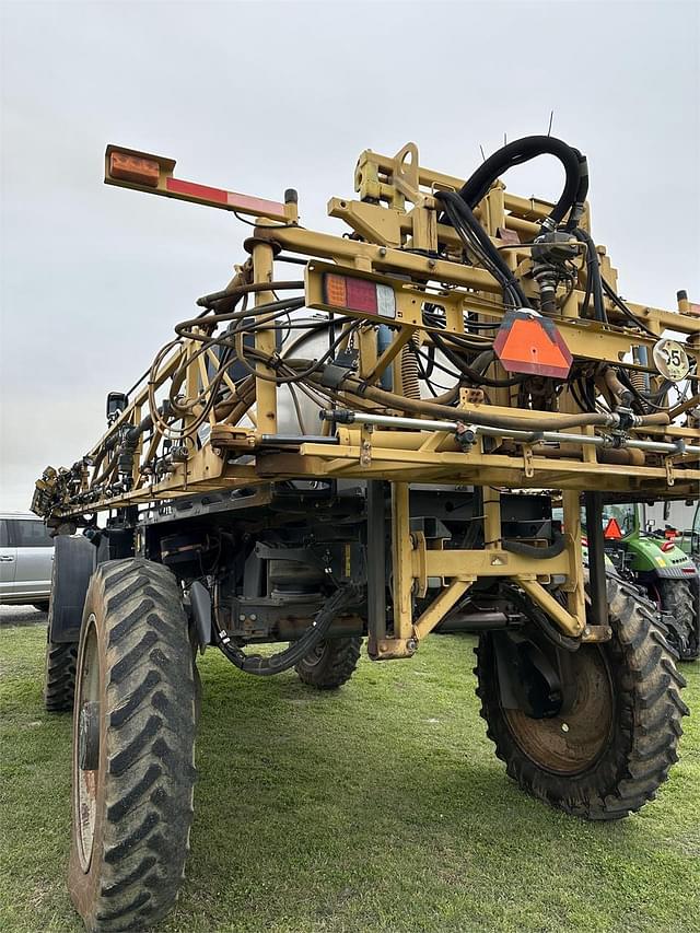 Image of RoGator RG1100 equipment image 4