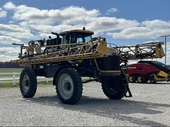 Image of RoGator RG1100 equipment image 1