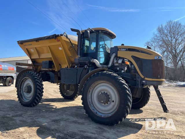 Image of RoGator RG1100 equipment image 3