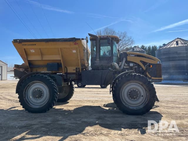 Image of RoGator RG1100 equipment image 4