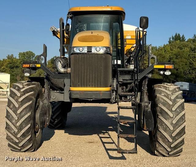 Image of RoGator RG1100 equipment image 1