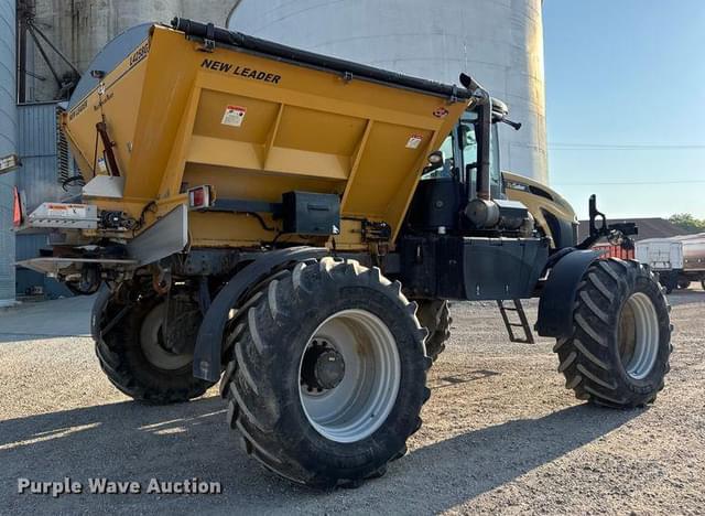 Image of RoGator RG1100 equipment image 4