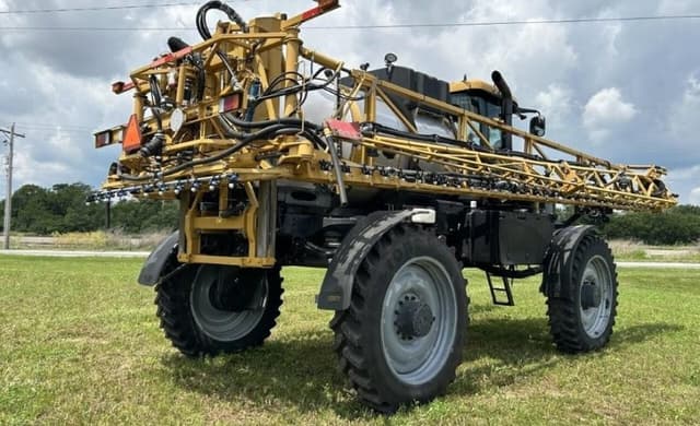 Image of RoGator RG1300 equipment image 4