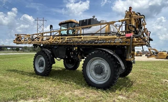 Image of RoGator RG1300 equipment image 2