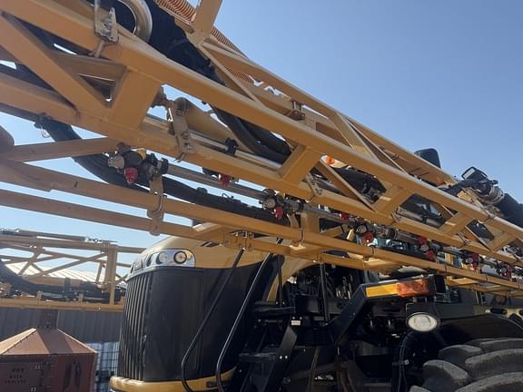 Image of RoGator RG1300 equipment image 3