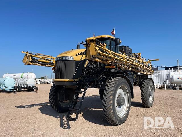 Image of RoGator RG1300 equipment image 2