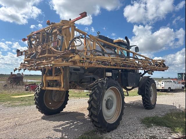 Image of RoGator RG1300B equipment image 2