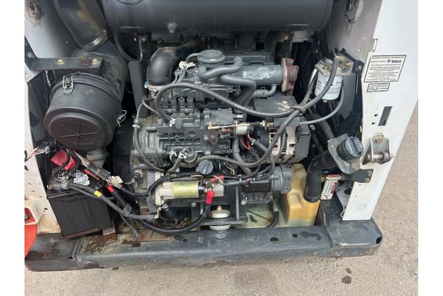 Image of Bobcat S590 equipment image 3