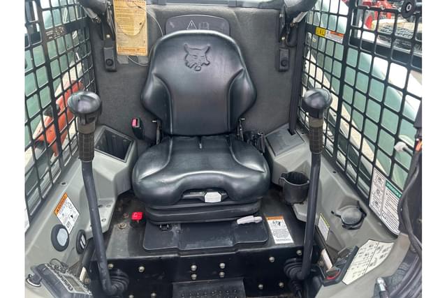 Image of Bobcat S590 equipment image 4