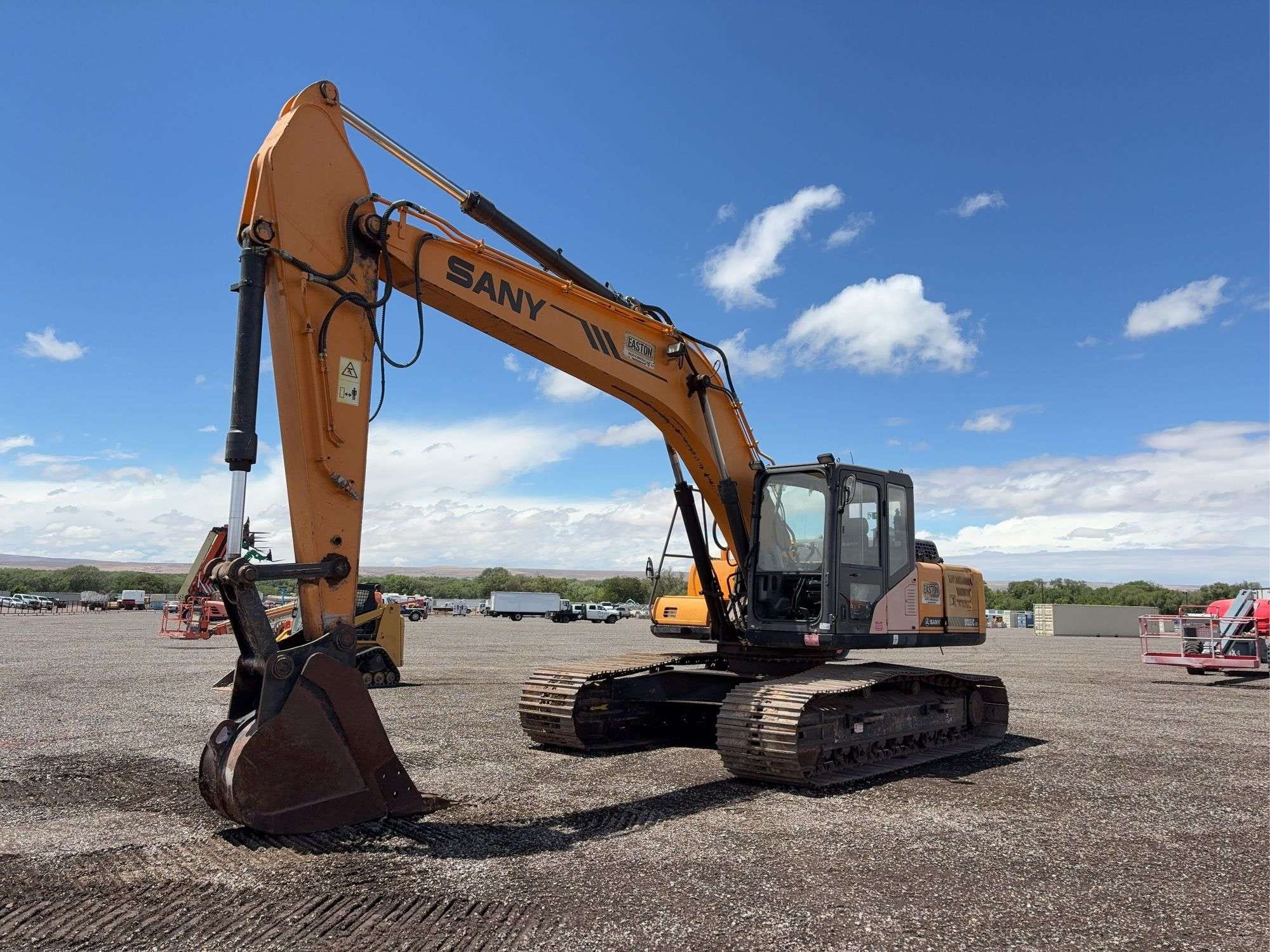 2013 SANY SY235CLC Equipment Image0