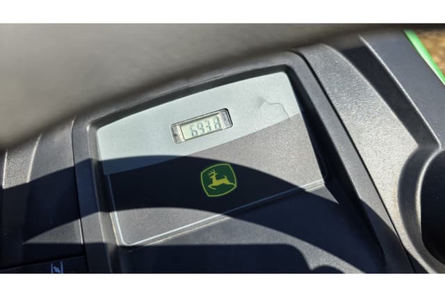 Image of John Deere X300 equipment image 2