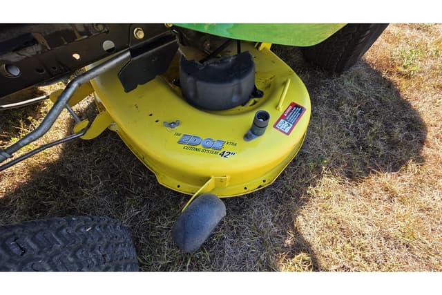 Image of John Deere X300 equipment image 3