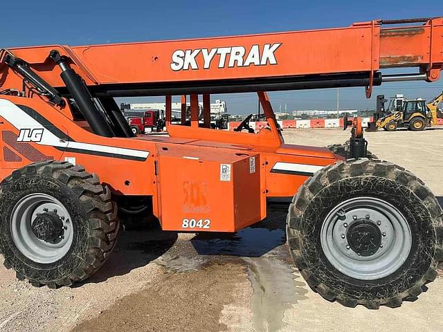 Image of Skytrak 8042 equipment image 3