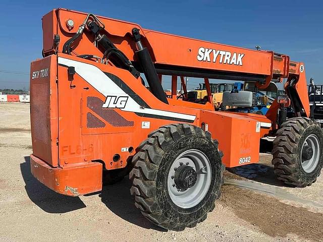 Image of Skytrak 8042 equipment image 4