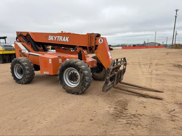 Image of Skytrak 8042 equipment image 2