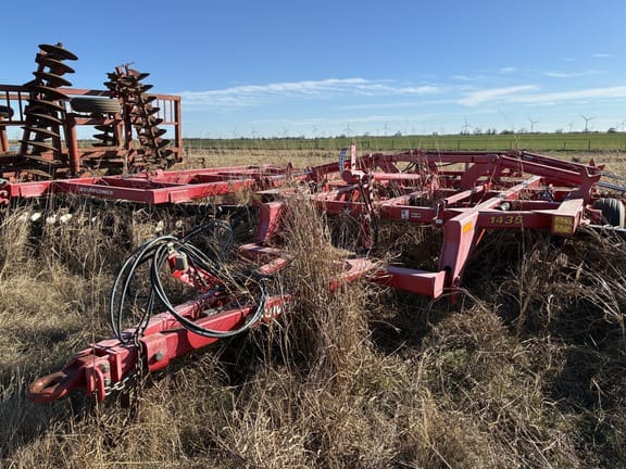 2013 Sunflower 1435-36 Equipment Image0