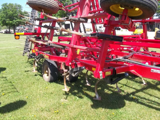 Image of Sunflower 5035 equipment image 3
