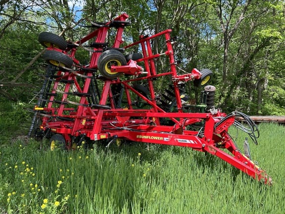 2013 Sunflower 5035 Equipment Image0