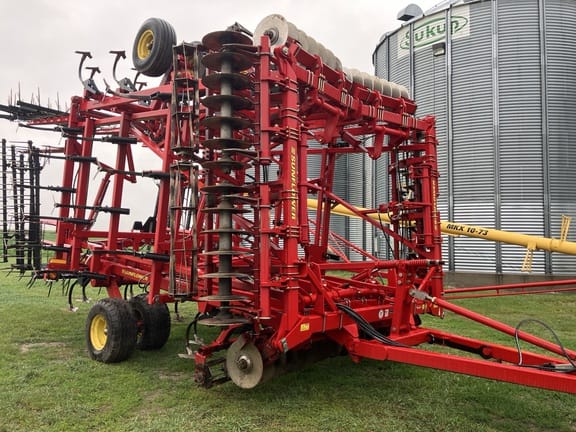 2013 Sunflower 6433 Equipment Image0