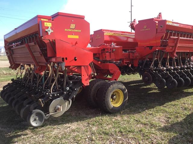 Image of Sunflower 9435-30 equipment image 4